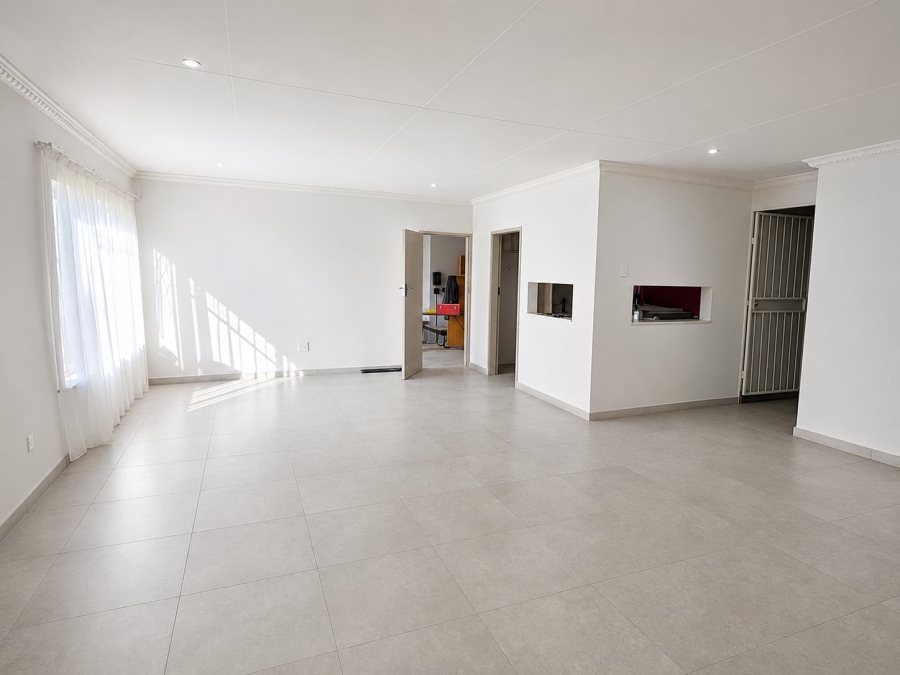 To Let 4 Bedroom Property for Rent in Pellissier Free State